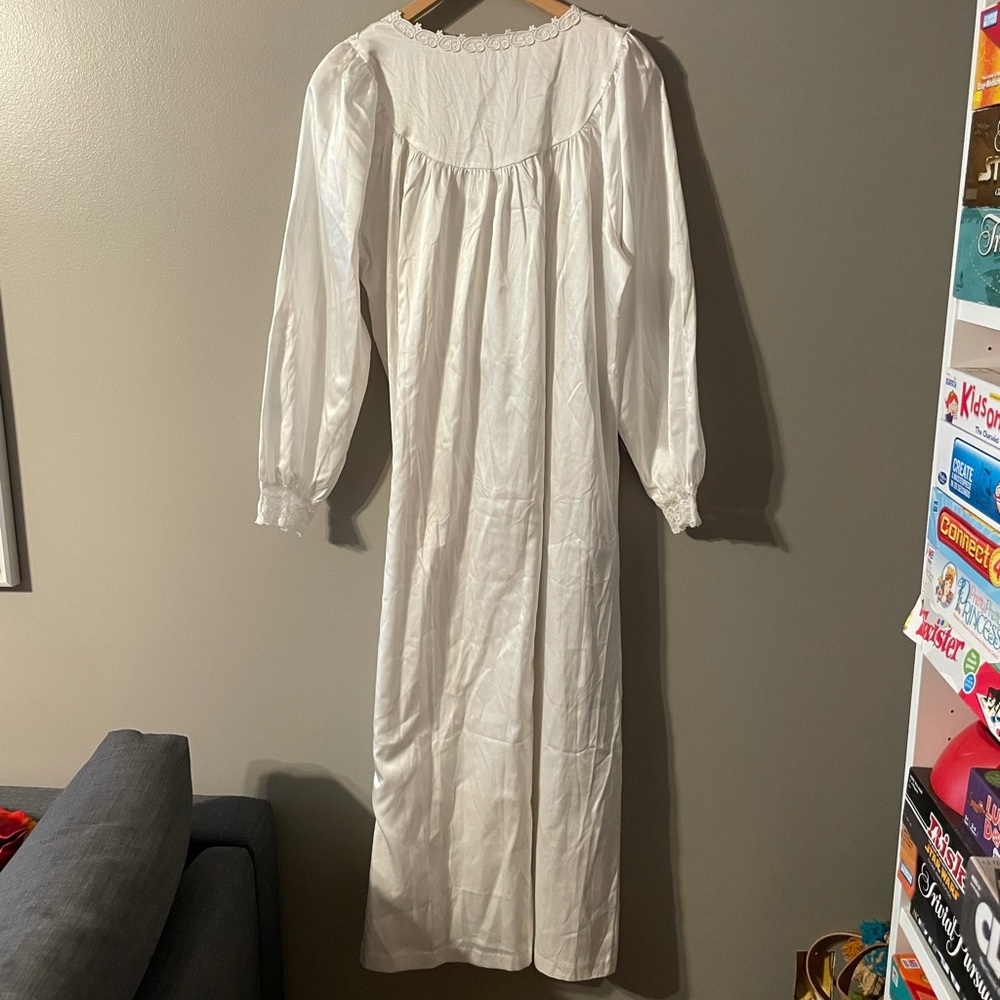 Vintage White Christian Dior Long Nightgown With Lace Trim Size SMALL - Picture 6 of 7